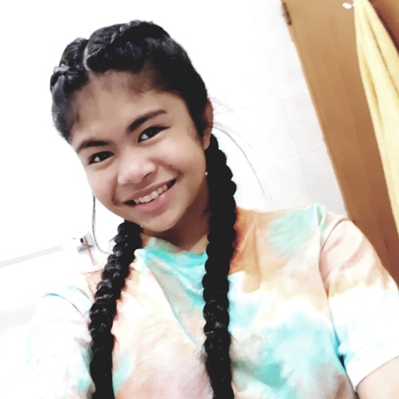 Meet your Posher, Alexia - Picture 1 of 1